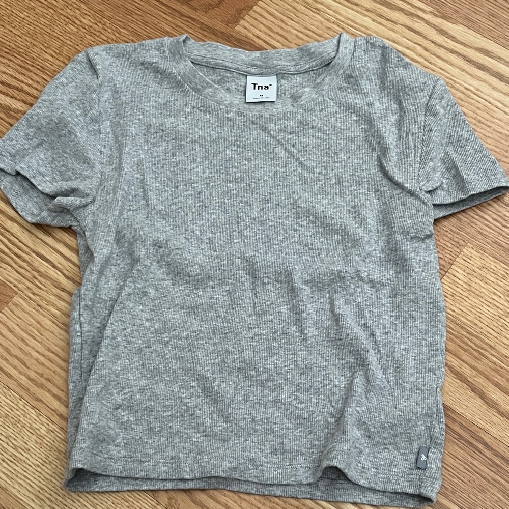Aritzia TNA Heather Chrome Homestretch Rib Tune Waist T-Shirt